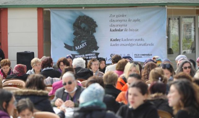 Kadınlar Efes Selçuk’ta marteniçka ile dilek tuttular