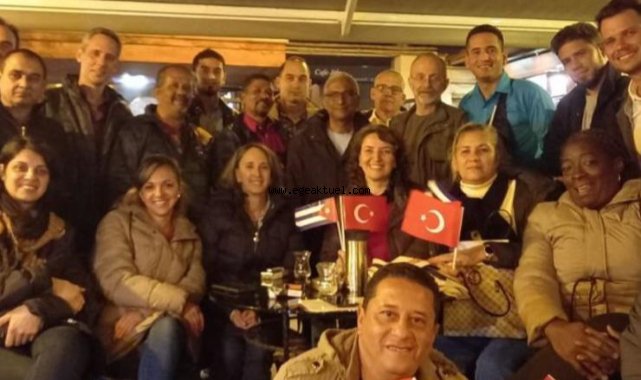 Kübalı doktorlar alkışlarla uğurlandı