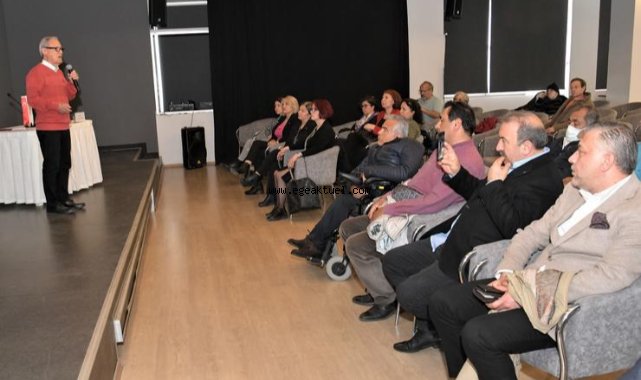 Madde bağımlılığı ile mücadelenin yolları Bornova’da anlatıldı