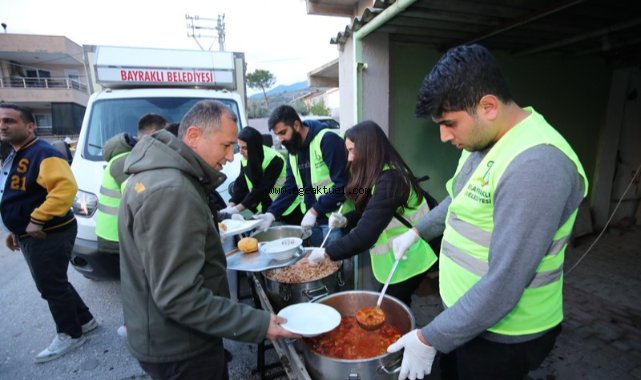 Başkan Sandal, depremzedelerle iftarda buluştu