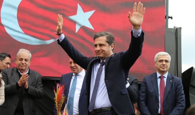  CHP İzmir’in Milletvekili Adaylarına Sahada Sevgi Seli