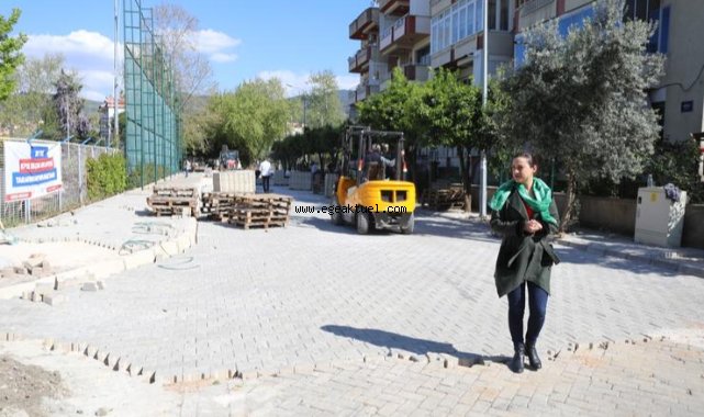 Cumhuriyet Mahallesi'nde yollar yenileniyor