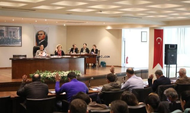 Dolu dolu geçen bir yıl Başkan Ceritoğlu Sengel’in sunumu ile onaylandı
