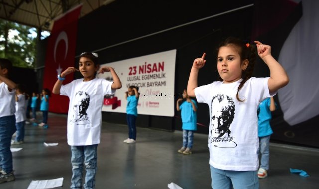Bornova’da sahne çocukların