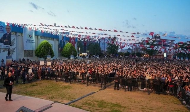 Gaziemirli gençler, Duman’la bayramı kutladı