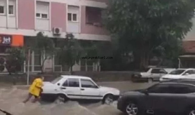İzmir’i yine sağanak vurdu