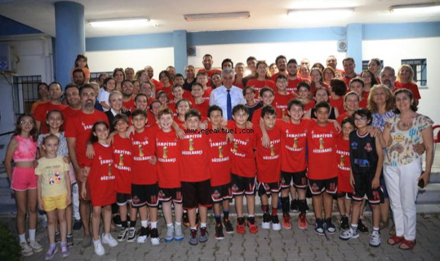 Alt yapı şampiyonları Güzelbahçe’den
