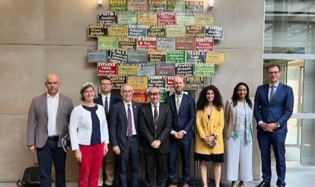 Başkan Soyer’den Paris’te tarihi imza