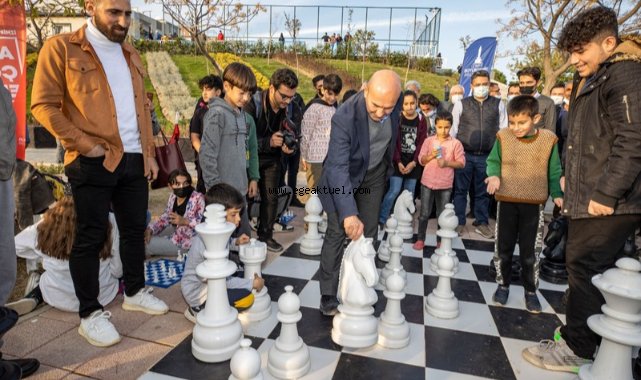 Başkan Soyer’in “dezavantajlı mahallelerde” hizmet hamlesi sürüyor