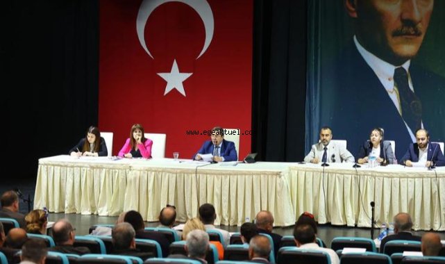Batur: Sosyal demokrat doğdum, sosyal demokrat devam edeceğim