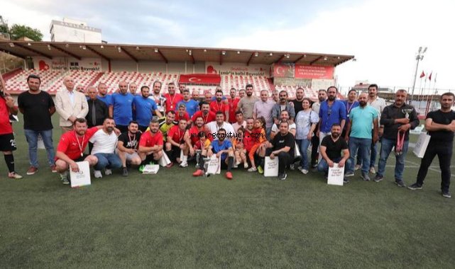 Bayraklı’da dostluk turnuvası