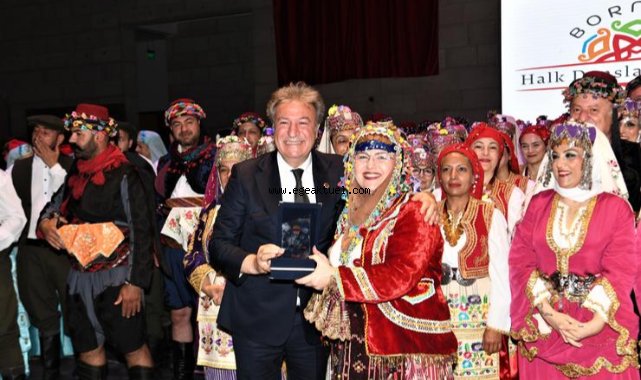 Bornova’da Balkan dansları rüzgarı esti