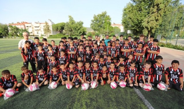 Efes Selçuk’ta başarılı sporcular yetişecek