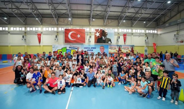 Gaziemir'de babalar ve çocukları yarıştı