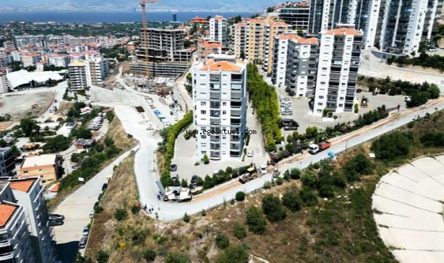 Narlıdere Belediyesi asfaltlama çalışmalarını sürdürüyor