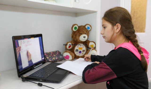 Bucalı öğrenciler Dijital Dershane ile kazanıyor