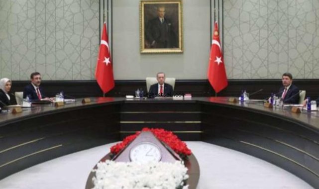Gözler Kabine'de