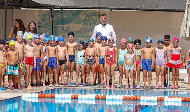 Haydi çocuklar, havuza…