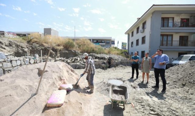 Efes Selçuk’ta Yollar, Aydınlatma Direkleri Ve Parklar…