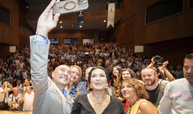 İzmir’de Türkan Şoray sevgisi