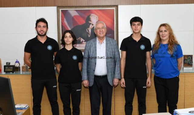 Başkan Selvitopu başarılı sporcuları kutladı