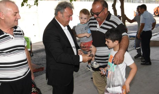 Bornova’da yollar yenileniyor