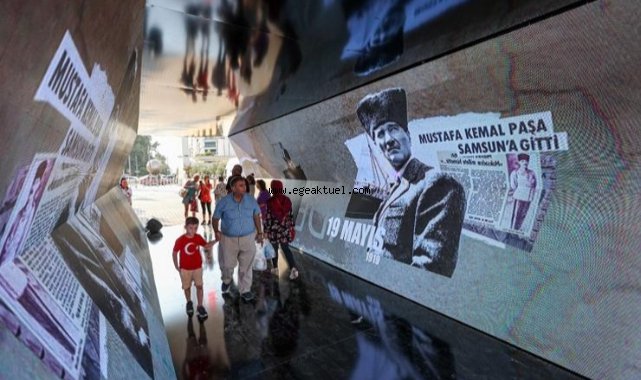 İzmirliler 92.İEF’de Ata’ya akın etti