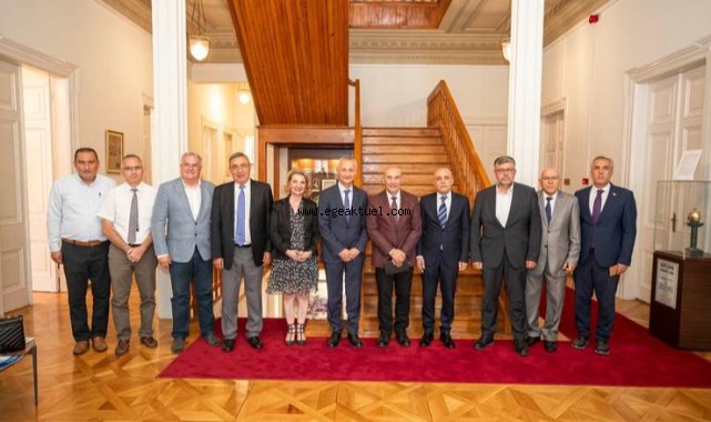 “Sanayinin gelişmesi için yeni alanlar yaratmaya çalışıyoruz”