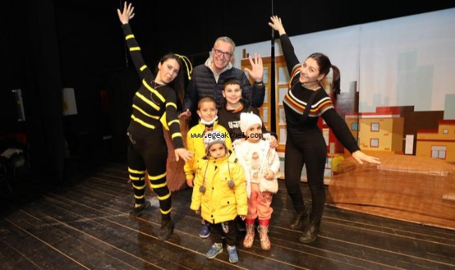 Başkan Arda'dan çocuklara tiyatro çağrısı
