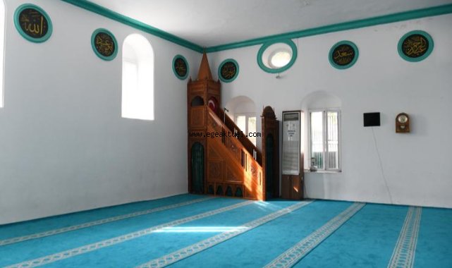 Bornova’da yıl boyu ibadethane temizliği