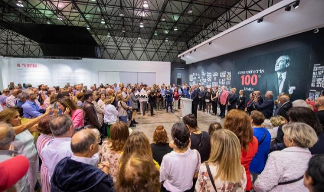  “Cumhuriyet’in 100’ü İzmir” sergisi açıldı