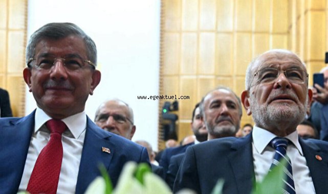 Davutoğlu: Hattı siyaset yoktur, sattı siyaset vardır. O satıh bütün vatandır!
