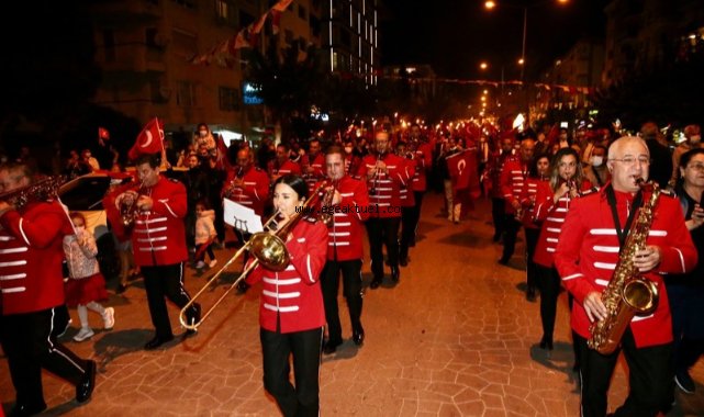 Karşıyaka, Cumhuriyet’in 100. yaşını coşkuyla kutluyor