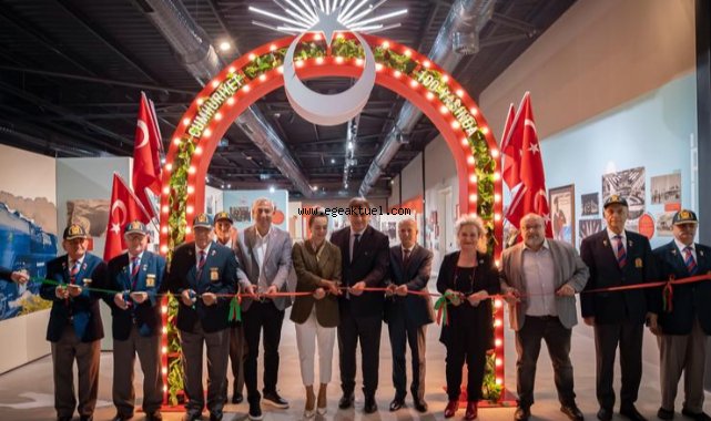 Karşıyaka’da “Bir Millet Uyanıyor” sergisi kapılarını açtı