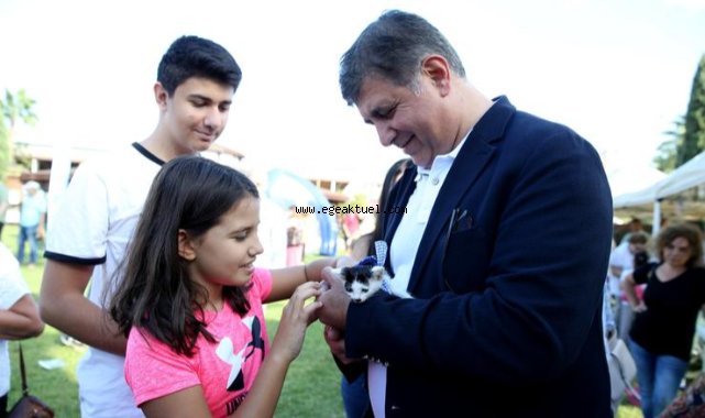Karşıyakalı çocuklar hayvan sevgisiyle büyüyor