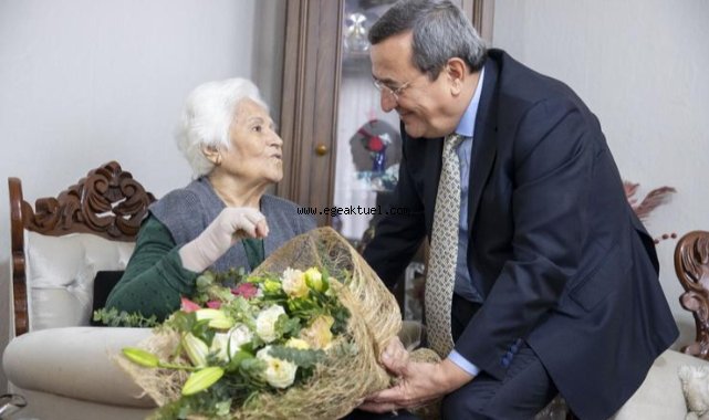 Başkan Batur, 24 Kasım’da yine öğretmeninin yanında