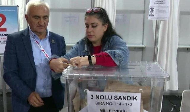 CHP'de PM ve YDK seçimleri için oy verme işlemi sona erdi