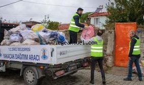 Dikili Belediyesi’nden yakacak yardımı