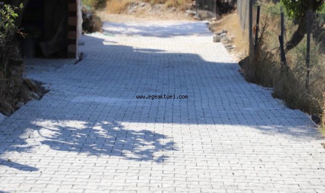 Efemçukuru'na Kilit Parke Döşendi