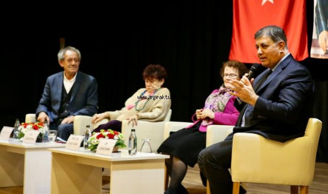 Karşıyaka’da Cumhuriyet ve kadın konuşuldu