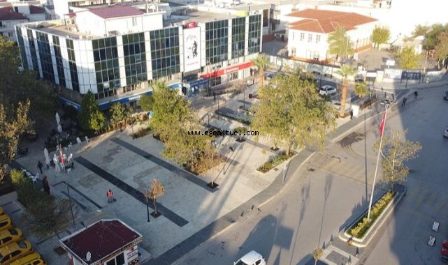 Öğrencilerin Cebi de Yüzü de Gülüyor