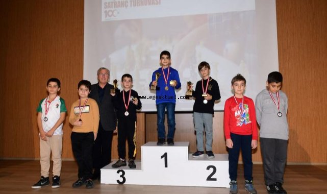 Satranç ustaları ödüllerine kavuştu