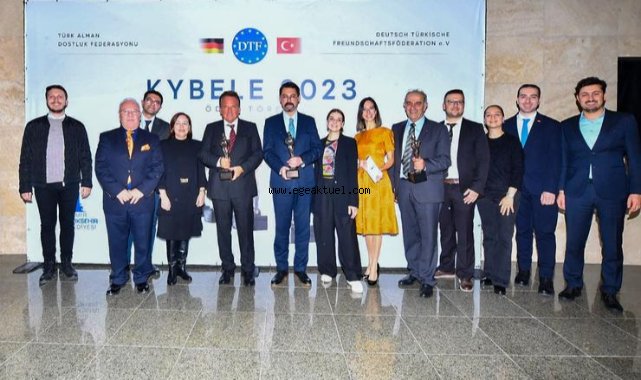 Alman-Türk Dostluk Federasyonu’ndan Başkan Soyer’e “Kültür Ödülü”