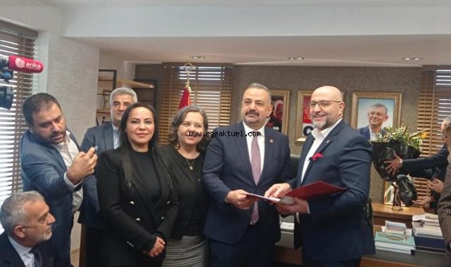 Buğra Gökçe'den aday adaylığı açıklaması: "İzmir'i lider kent yapacağız"