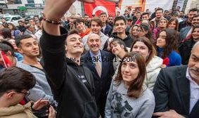 Hem Kafe hem Kütüphane 