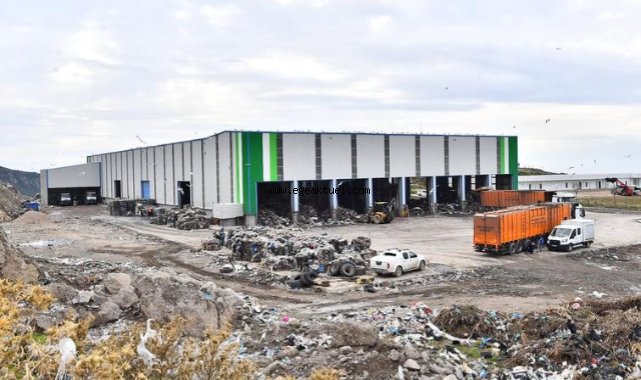 İzmir’in çöpünden hem elektrik hem de yakıt elde ediliyor