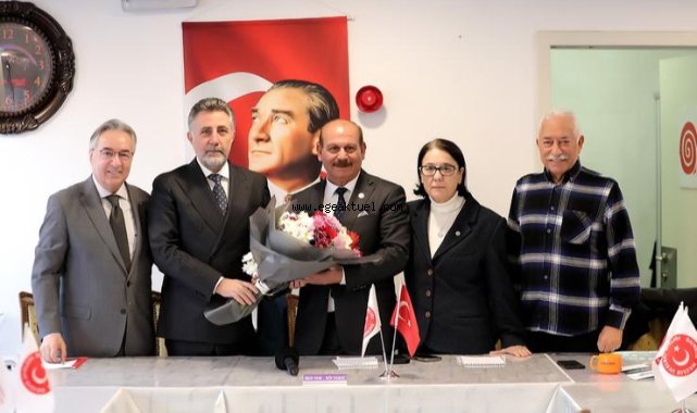 İzmir’in eski başkanları ve meclis üyelerinden Başkan Sandal’a destek