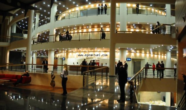 İzmir'in sanat kalbi 15 yaşında