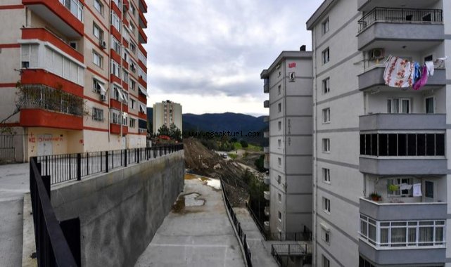 Narlıdere’de çöken duvara ve kayan yola kalıcı çözüm