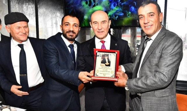 Sokak emekçilerinden Başkan Soyer’e tam destek
